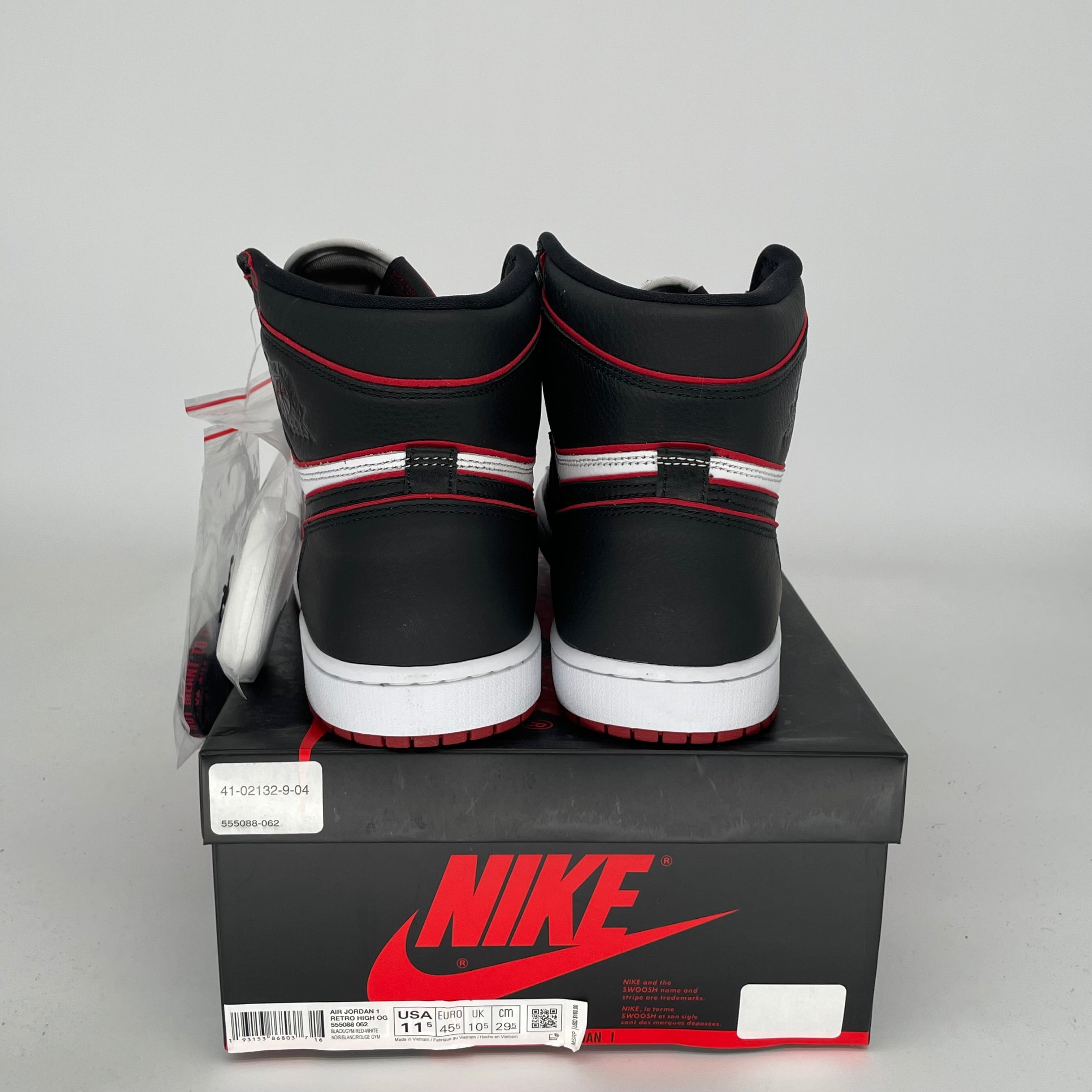 AIR JORDAN 1 BLOODLINE SIZE 11.5 555088-062
