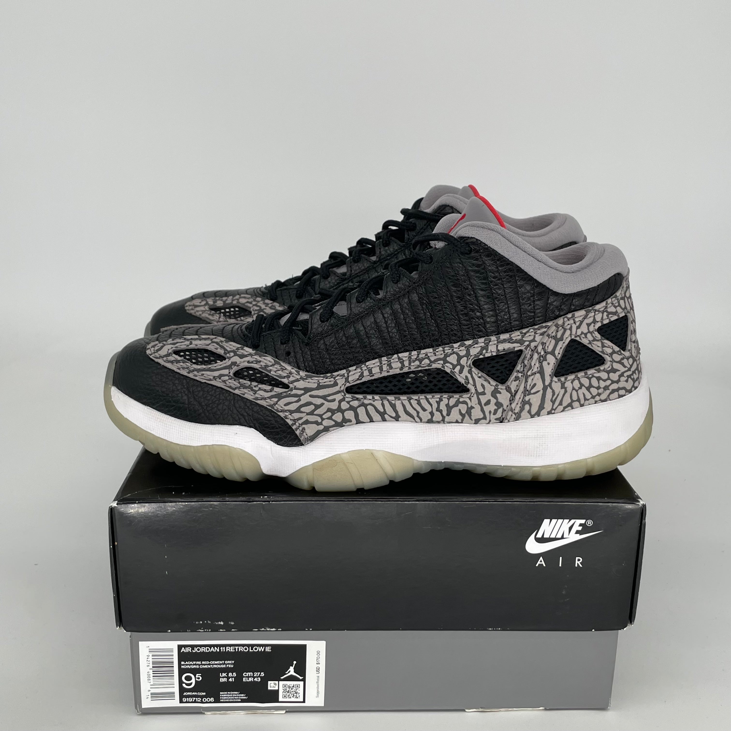 AIR JORDAN 11 LOW IE BLACK CEMENT SIZE 9.5 919712-006
