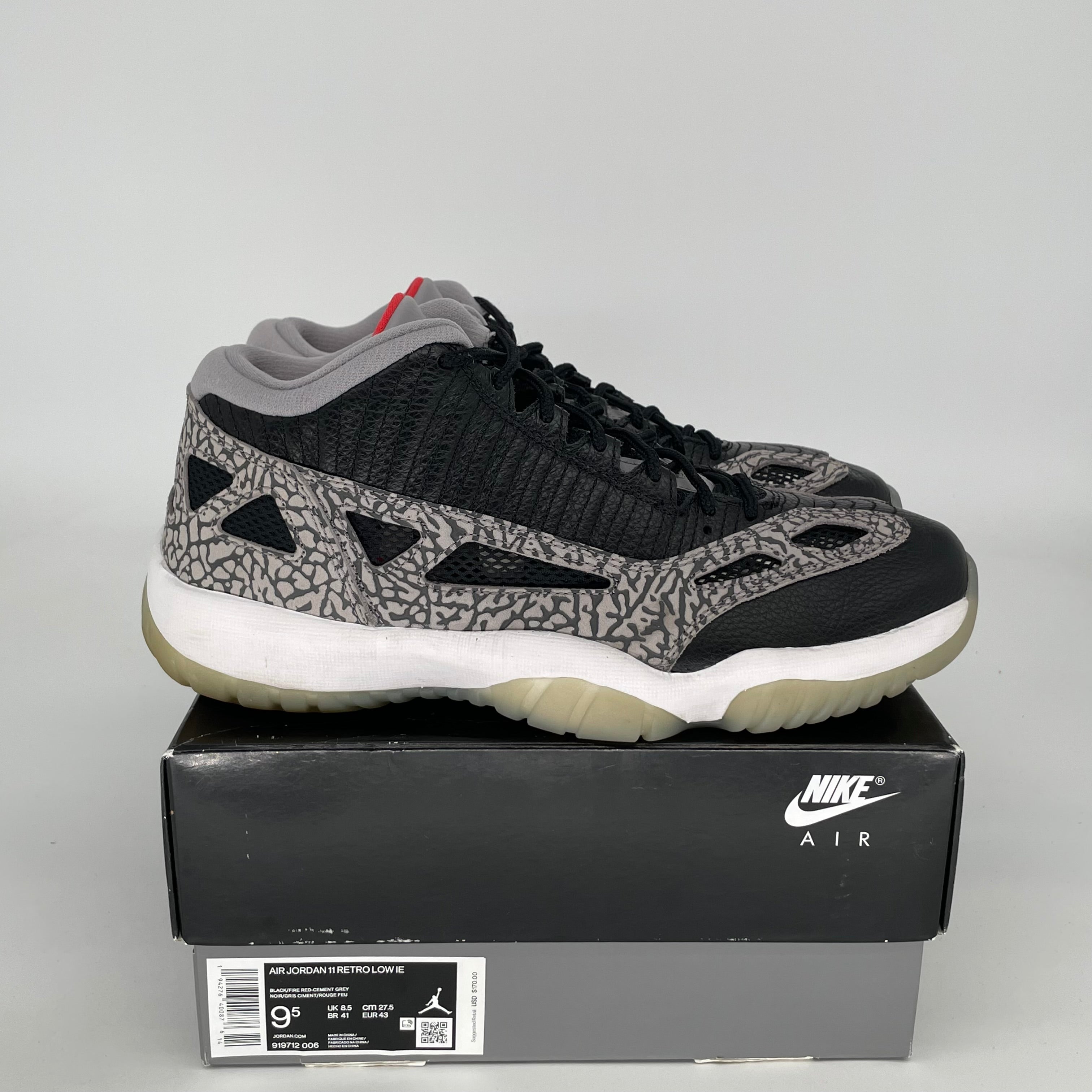 AIR JORDAN 11 LOW IE BLACK CEMENT SIZE 9.5 919712-006