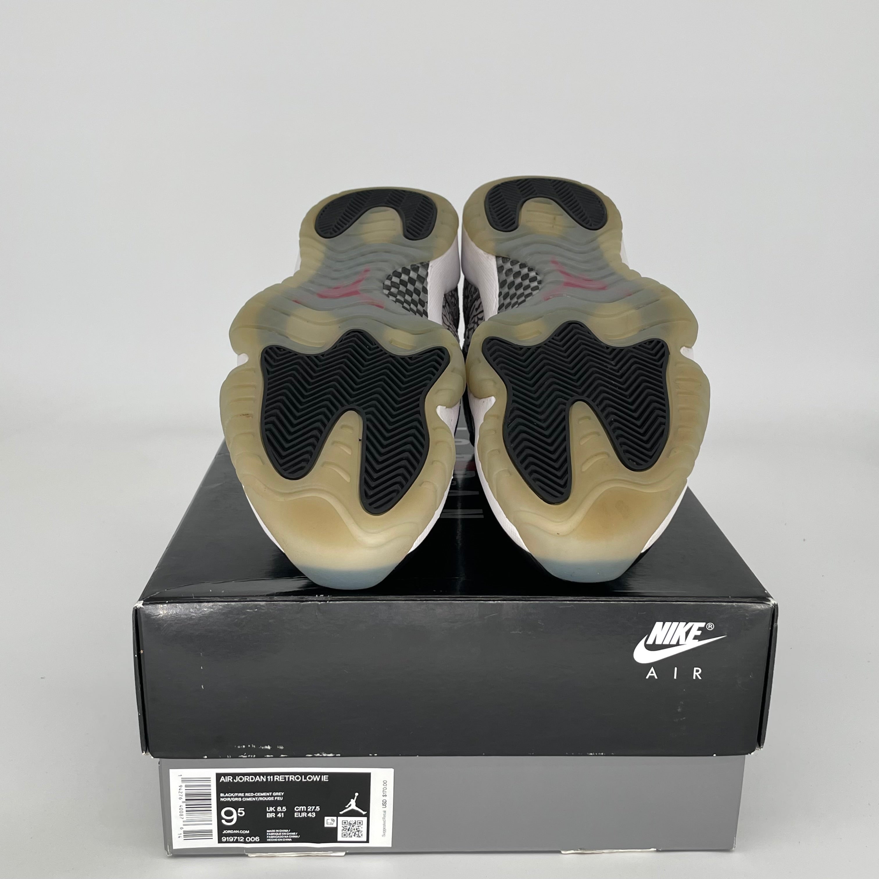 AIR JORDAN 11 LOW IE BLACK CEMENT SIZE 9.5 919712-006