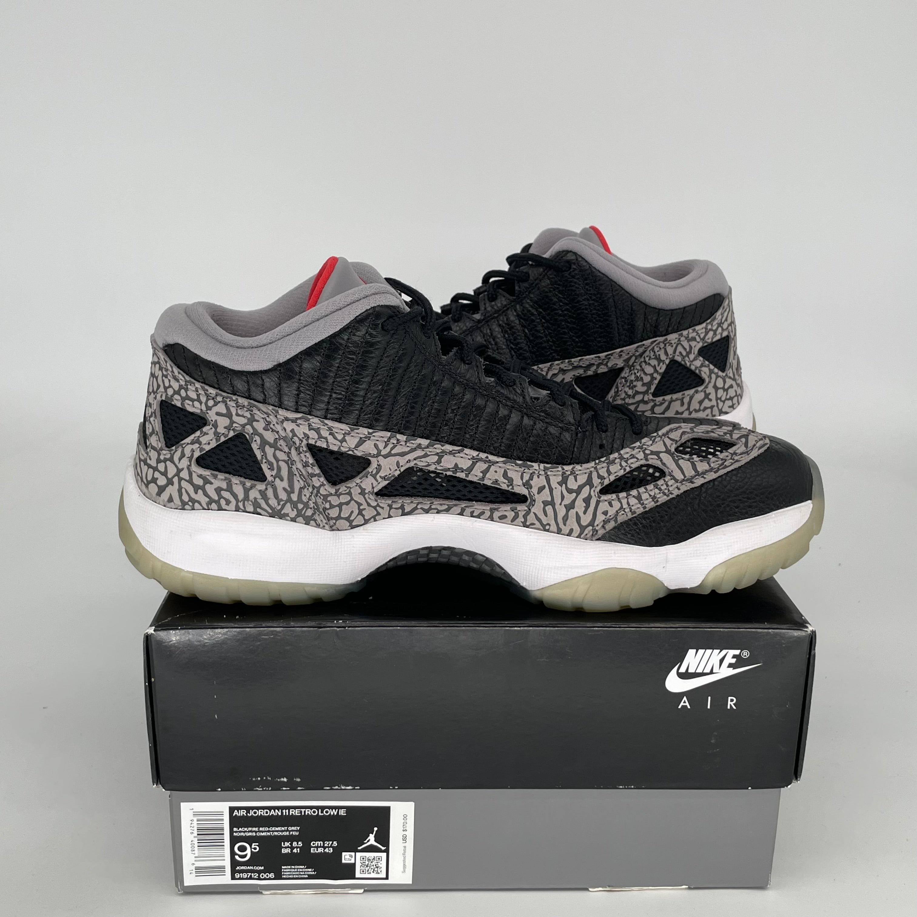 AIR JORDAN 11 LOW IE BLACK CEMENT SIZE 9.5 919712-006