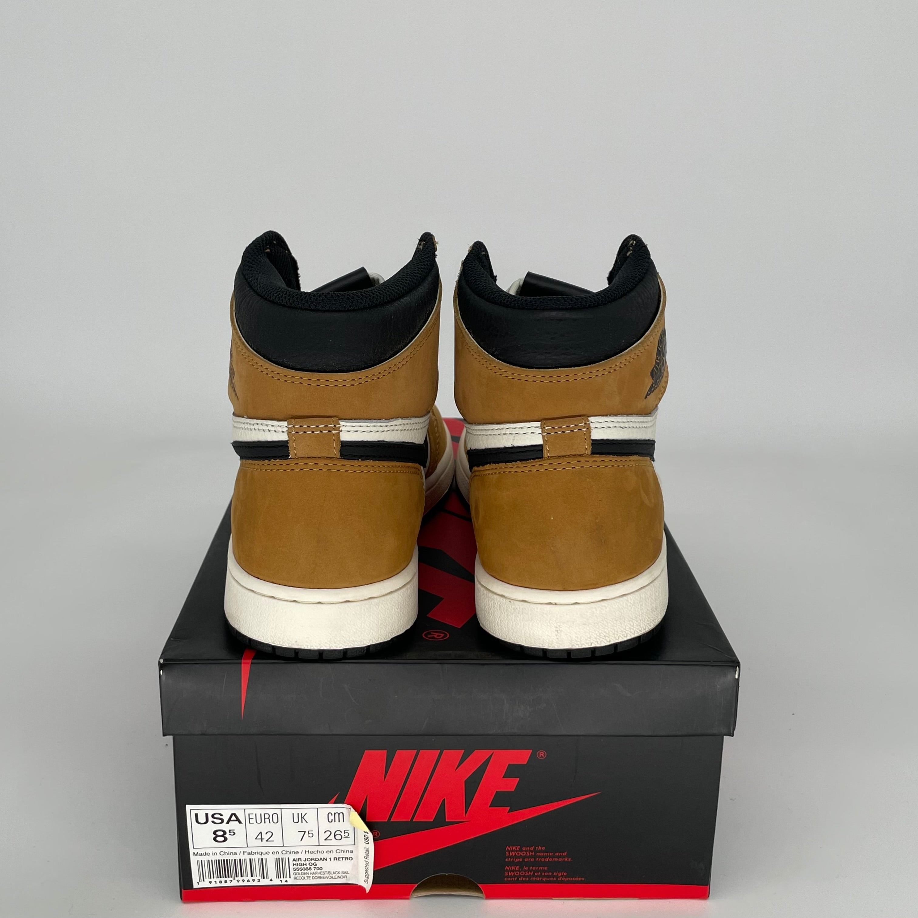 AIR JORDAN 1 ROOKIE OF THE YEAR SIZE 8.5 555088-700