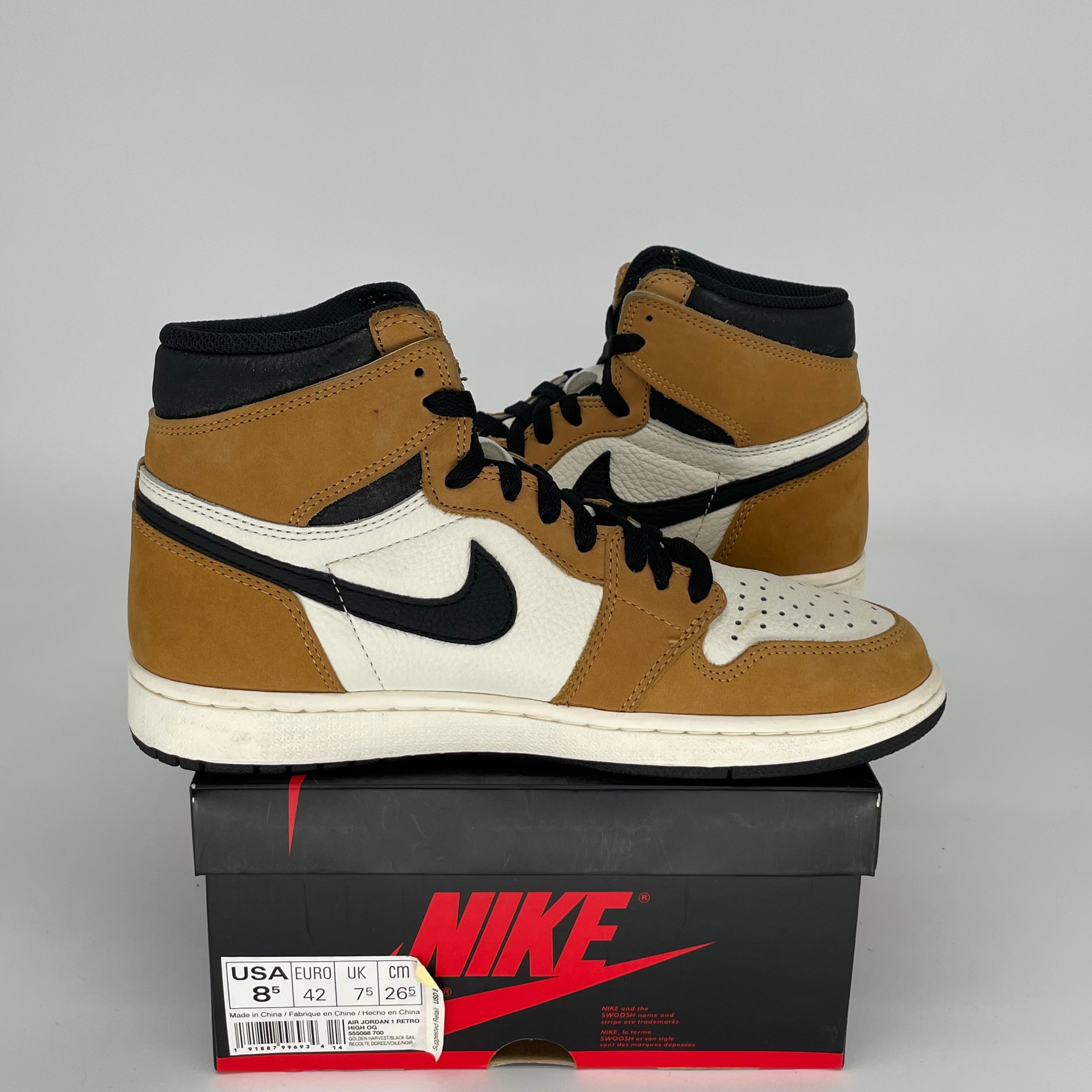 AIR JORDAN 1 ROOKIE OF THE YEAR SIZE 8.5 555088-700