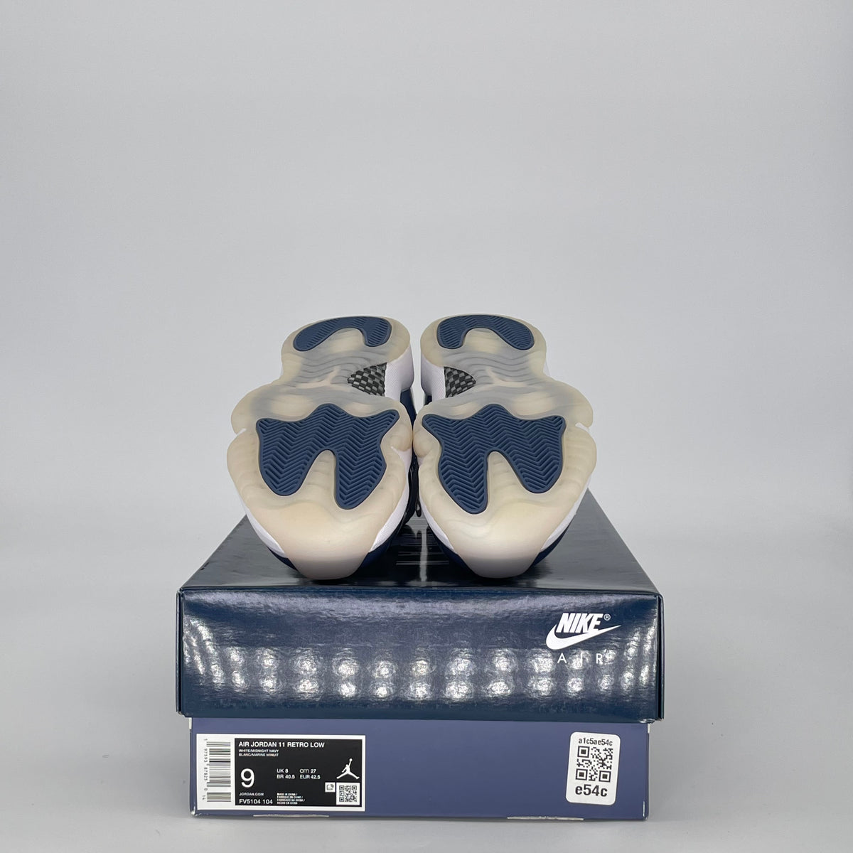 Jordan 11 Retro Low Diffused Blue