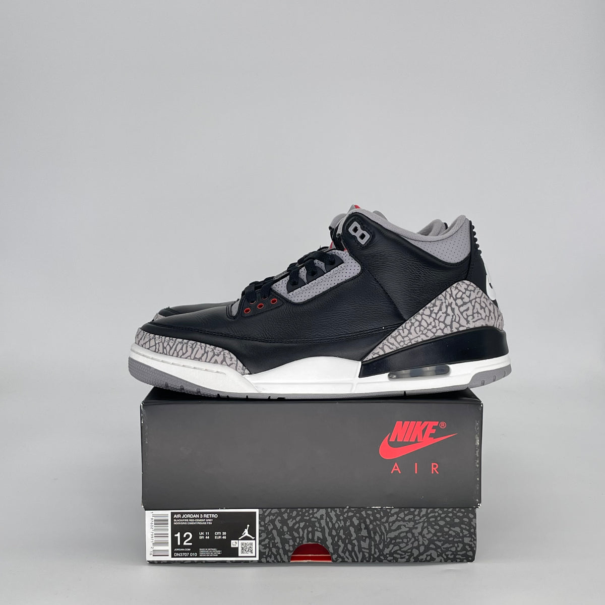 JORDAN 3 RETRO OG BLACK CEMENT (2024)